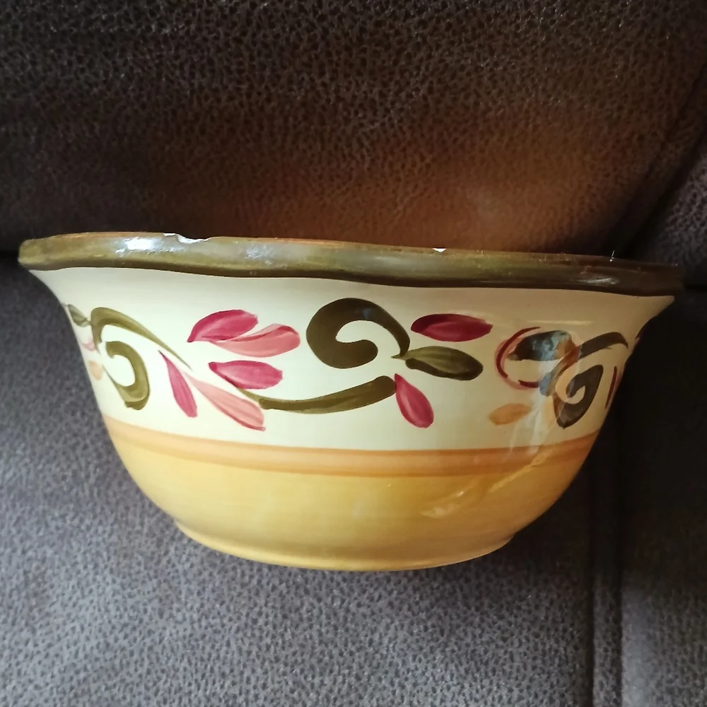 Gibson Everday Tuscan Design Bowls (2) Yellow, Green, Burgundy